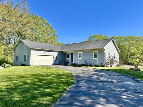 5 Melbourne Dr, Scarborough, ME 04074