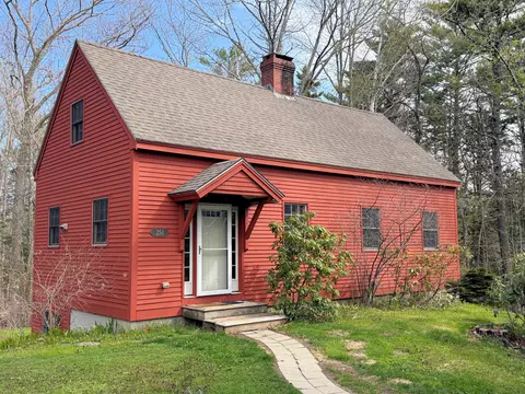 251 Park St, Rockport, ME 04856