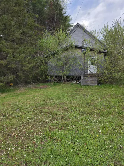 46 Harding St, Island Falls, ME 04747