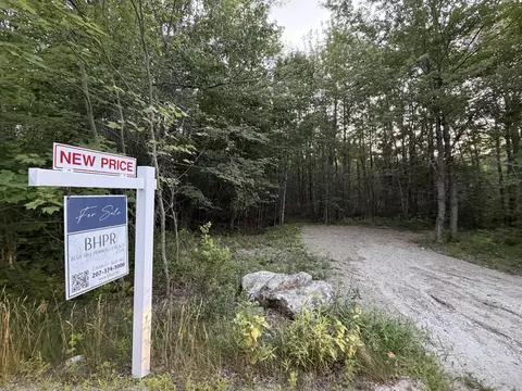 M34, Blue Hill, ME 04614