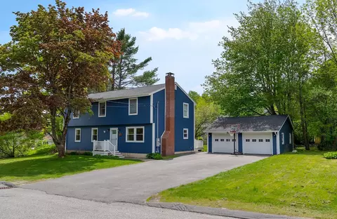 19 Hamlin Rd, Falmouth, ME 04105