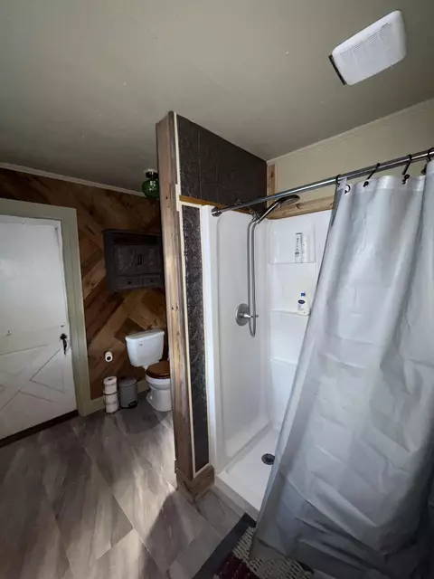 Bath - 33 Blake Farm Rd, Edgecomb, ME 04556 photo 3 of 3