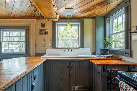 Kitchen - 33 Blake Farm Rd, Edgecomb, ME 04556 photo 6 of 8