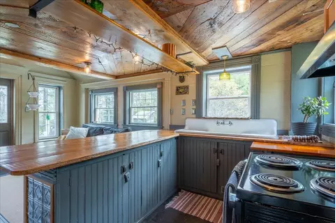 Kitchen - 33 Blake Farm Rd, Edgecomb, ME 04556 photo 5 of 8