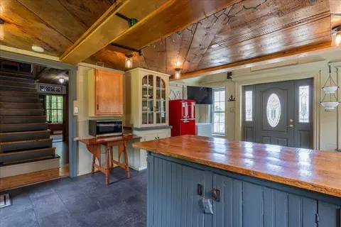 Kitchen - 33 Blake Farm Rd, Edgecomb, ME 04556 photo 7 of 8