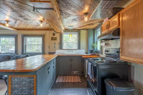 Kitchen - 33 Blake Farm Rd, Edgecomb, ME 04556 photo 4 of 8