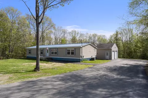 16 Ryan Ln, Skowhegan, ME 04976