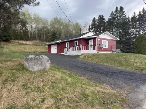 547 Riverview St, Madawaska, ME 04756