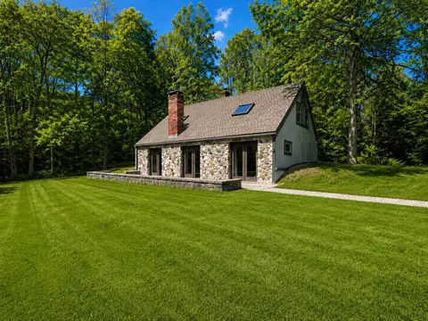 352 Harriman Point Rd, Brooklin, ME 04616