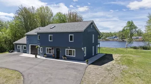 50 Water St, Howland, ME 04448