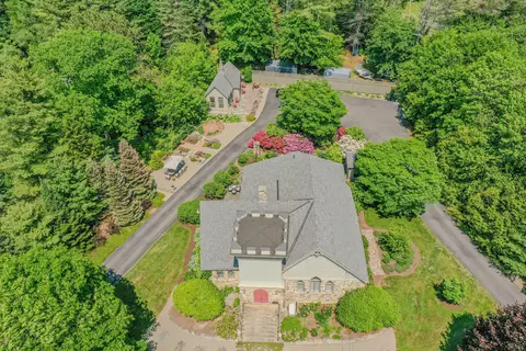 48 Old Searsport Ave, Belfast, ME 04915