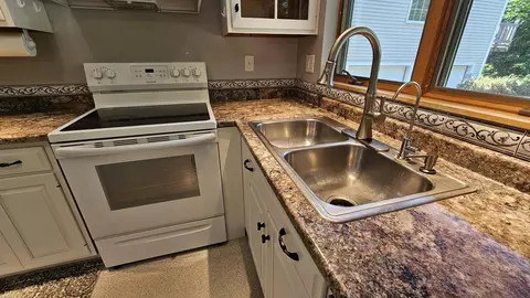 Kitchen - 28 Park Ave E, Brewer, ME 04412 photo 5 of 6