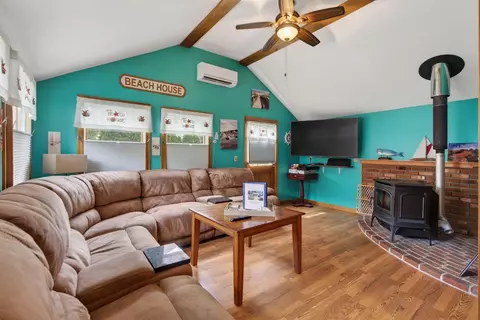 Living - 11 Rose Ln, Ogunquit, ME 03907 photo 1 of 2