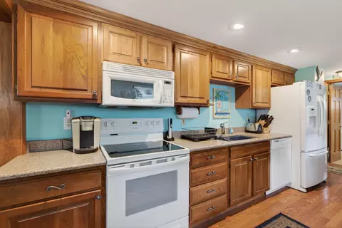 Kitchen - 11 Rose Ln, Ogunquit, ME 03907 photo 2 of 2