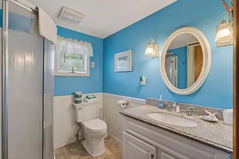 Bath - 11 Rose Ln, Ogunquit, ME 03907 photo 1 of 4