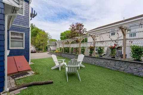 Exterior - 11 Rose Ln, Ogunquit, ME 03907 photo 7 of 10