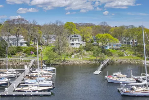 25 Sea St, Camden, ME 04843