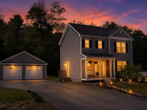 13 Champagne Ln, Lisbon, ME 04250