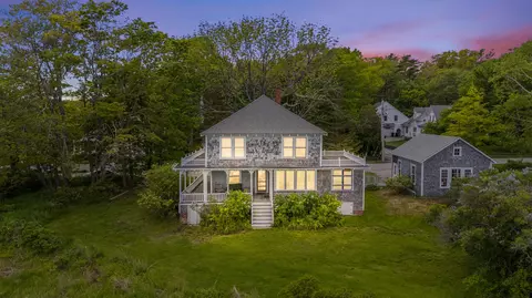 34 Langsford Rd, Kennebunkport, ME 04046