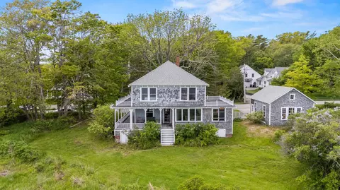 34 Langsford Rd, Kennebunkport, ME 04046