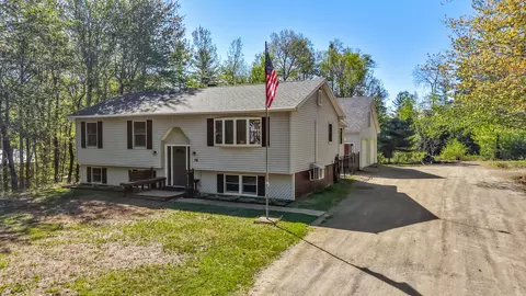 36 Vickis Way, Milford, ME 04461