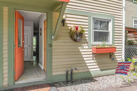 250 Husson Ave #1B, Bangor, ME 04401