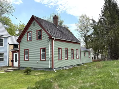 14 Shackford St, Eastport, ME 04631