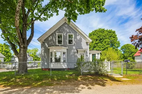 15 Goodwin St, Springvale, ME 04083