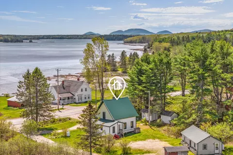 137 W Franklin Rd, Franklin, ME 04634