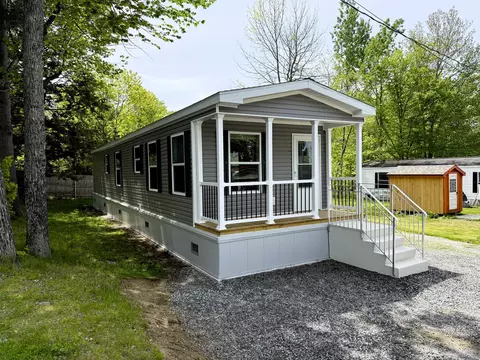 970 Gardiner Rd #3, Wiscasset, ME 04578