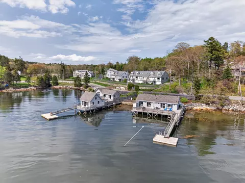76 West St, Boothbay Harbor, ME 04538