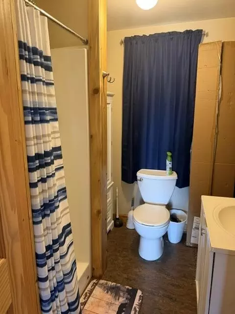 Bath - 33 River Rd, Oakfield, ME 04763 photo 1 of 2
