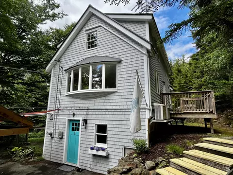 4 Stone Dr, Northport, ME 04849