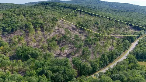 40 9 Streaked Mountain Rd, Hartford, ME 04220