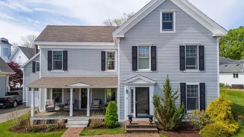 6 Mountain St, Camden, ME 04843
