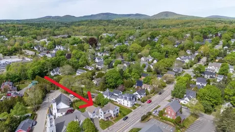 6 Mountain St, Camden, ME 04843