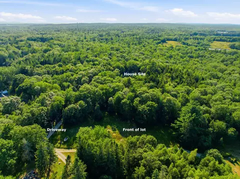 3 Cemetery Rd, Gouldsboro, ME 04607
