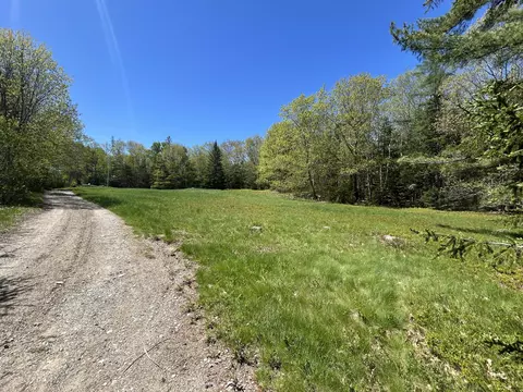 3 Cemetery Rd, Gouldsboro, ME 04607
