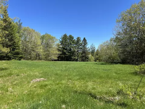 3 Cemetery Rd, Gouldsboro, ME 04607