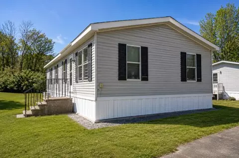 25 Village Dr, Lewiston, ME 04240