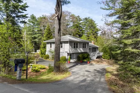 97 Presley Dr, Boothbay, ME 04544