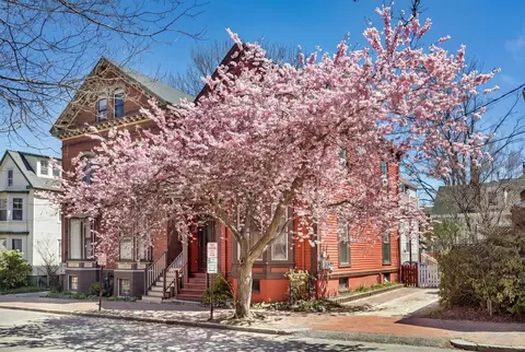 75 Carleton St, Portland, ME 04102