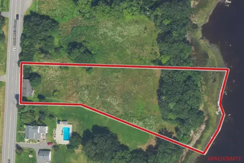 865 N Main St, Winterport, ME 04496