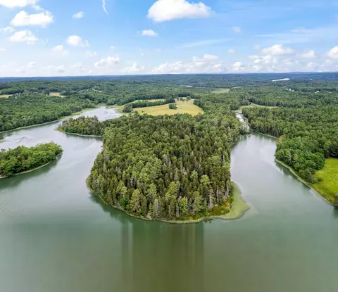 275 Harriman Rd, Waldoboro, ME 04572