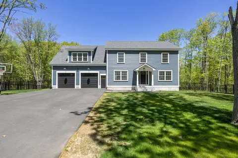 5 Taylor Ln, Kennebunk, ME 04043