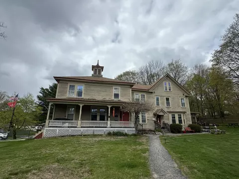 4 Haskell St #1, Auburn, ME 04210