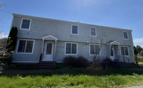 29 Barnacle Ln, Winter Harbor, ME 04693