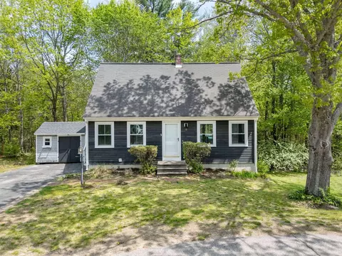 18 Wintergreen Dr, Gorham, ME 04038