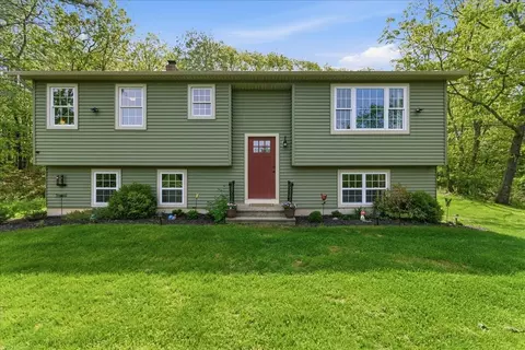 400 Indiana Rd, West Gardiner, ME 04345