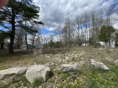 14 Priest Hill Rd, Vassalboro, ME 04989